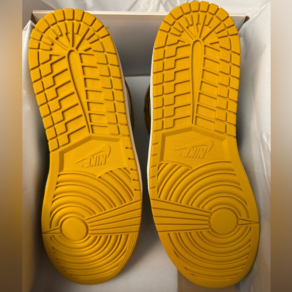 Men’s Air Jordan 1 Retro High OG Yellow Ochre - Picture 4 of 4